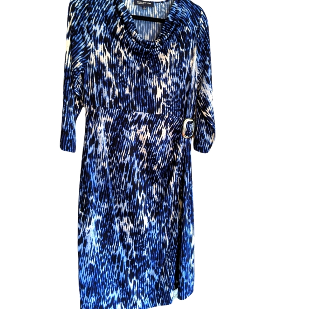 Jones New York signature silver buckle dress